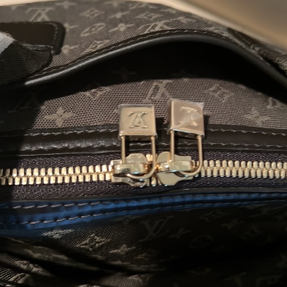 Authentic Louis Vuitton bag - Picture 14 of 16